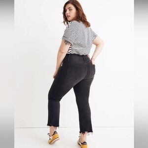 Madewell Cali Demi-Boot Jeans in Washed Black Chewed-Hem Edition - Size 33P